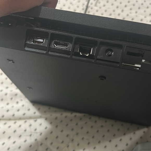 Selling ps4 give me 50-100 bucks all yours